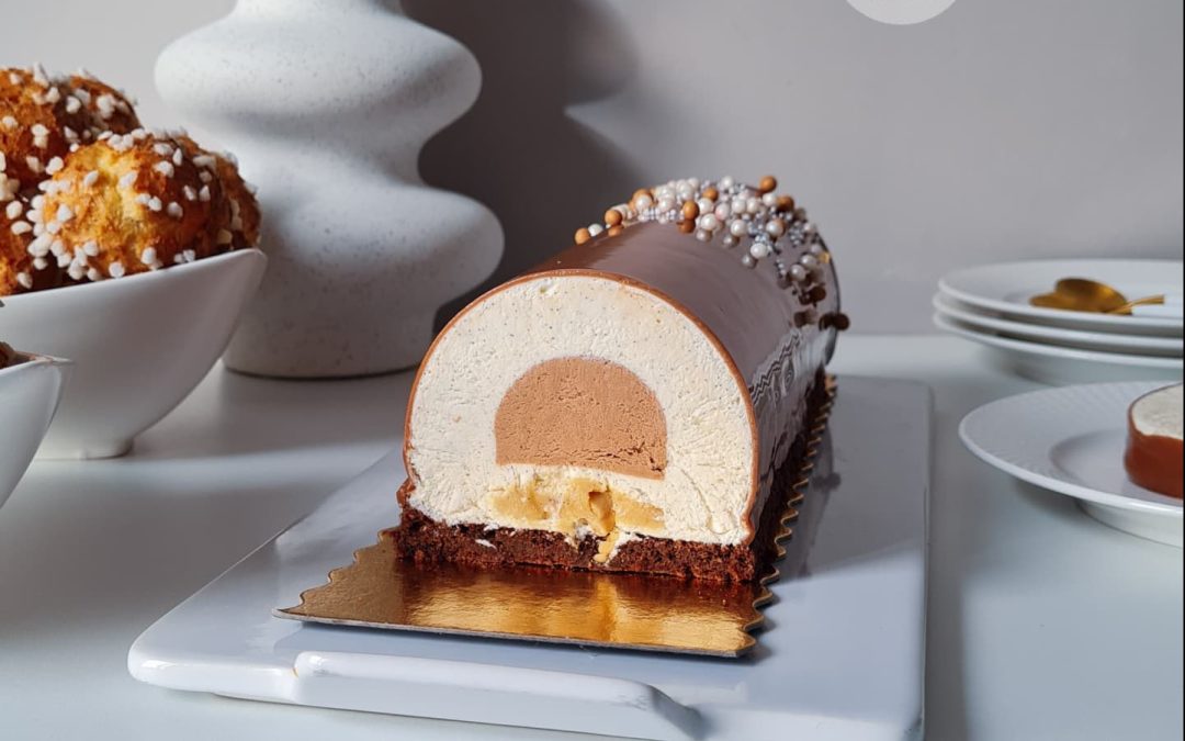 Bûche vanille chocolat caramel cacahuètes