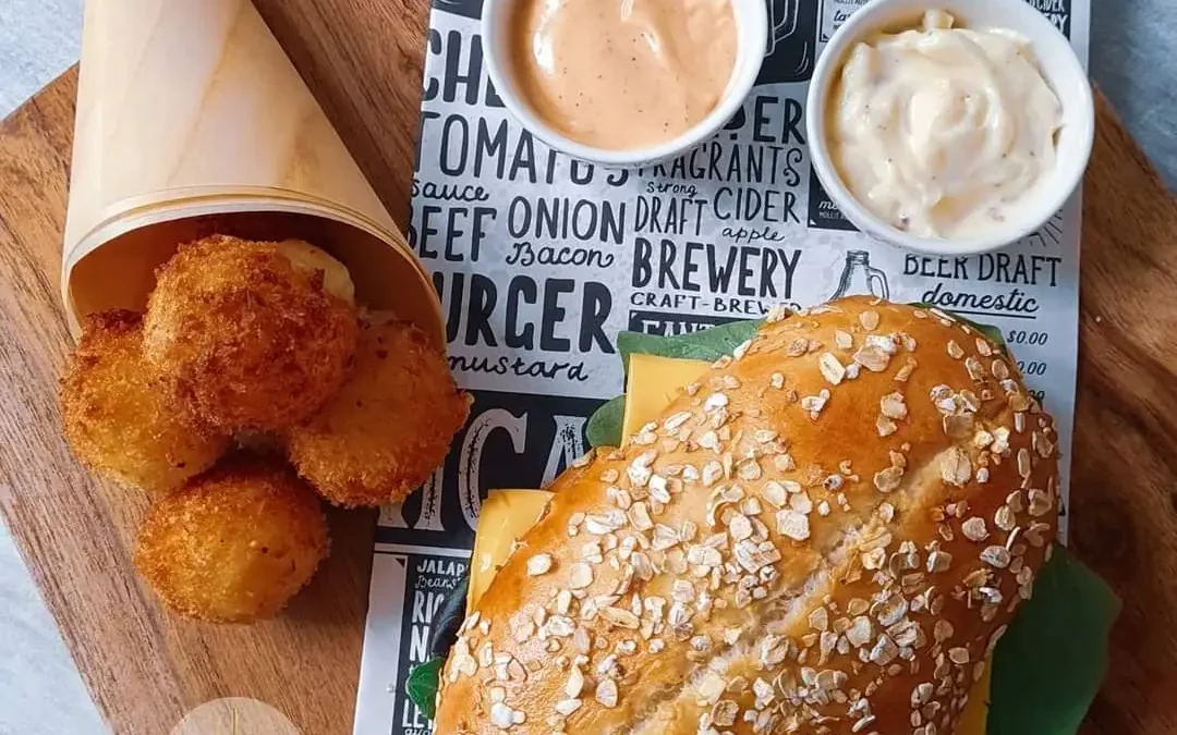 Long chicken maison et cheesy balls